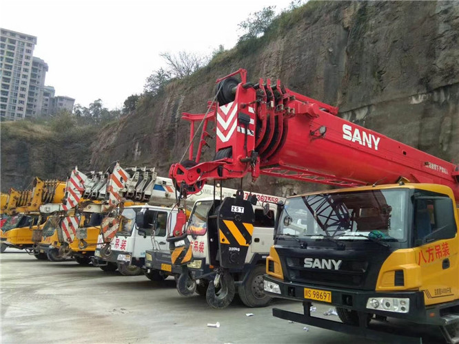 嫩江市吊车出租按什么计费？台班费、单次费、里程费怎么算？